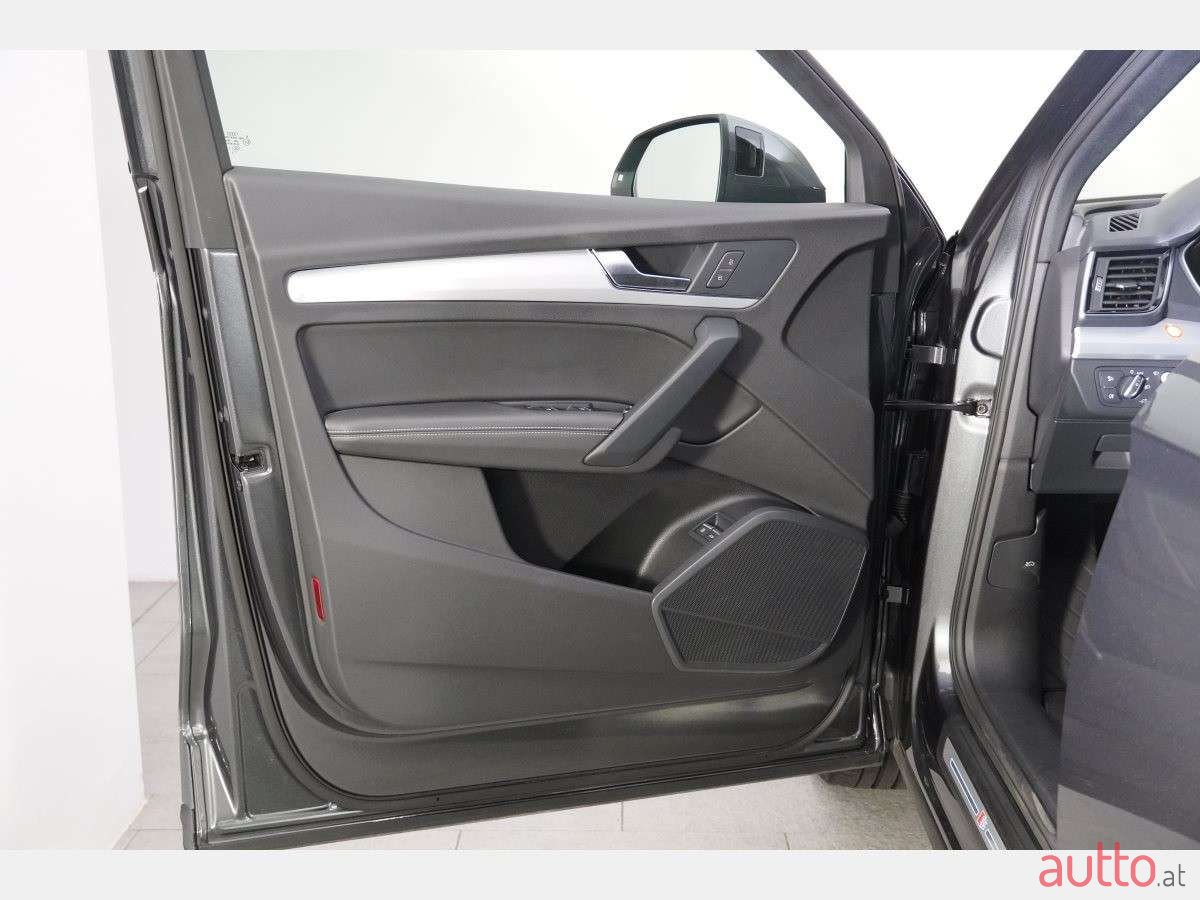 2022' Audi Q5 photo #6