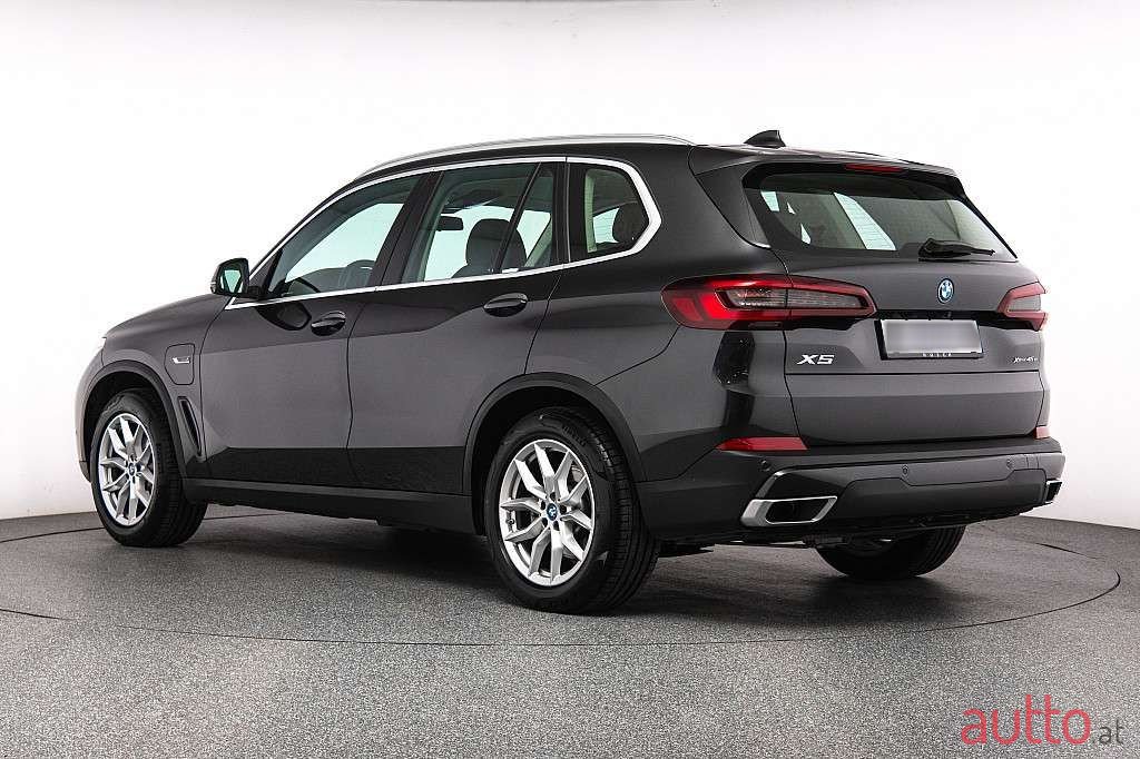 2022' BMW X5 photo #3