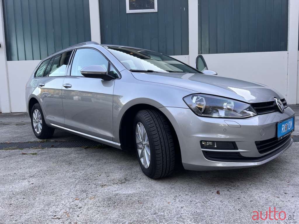 2015' Volkswagen Golf photo #2