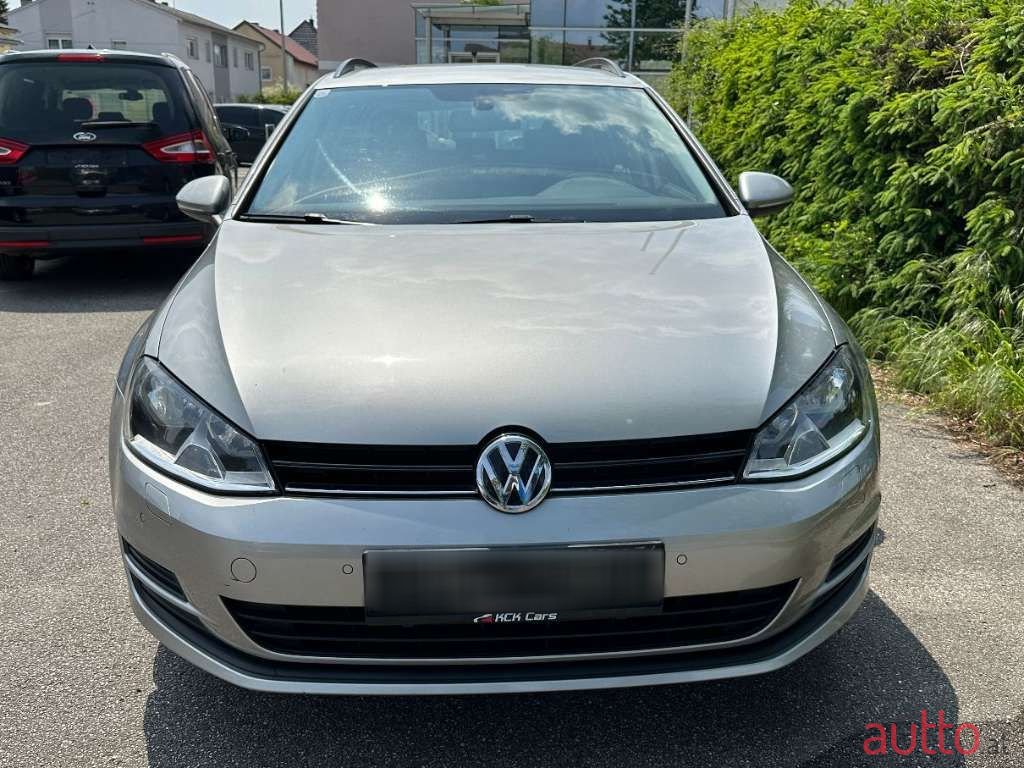 2016' Volkswagen Golf photo #2