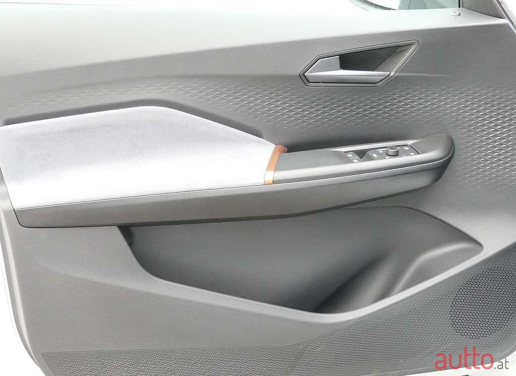 2023' Cupra Born photo #5