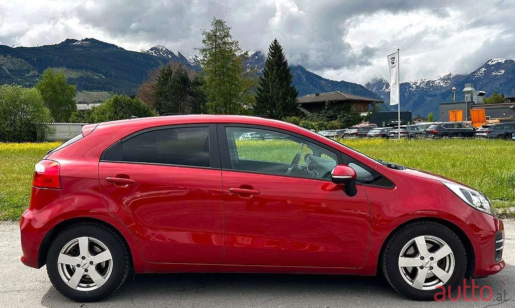 2016' Kia Rio photo #5