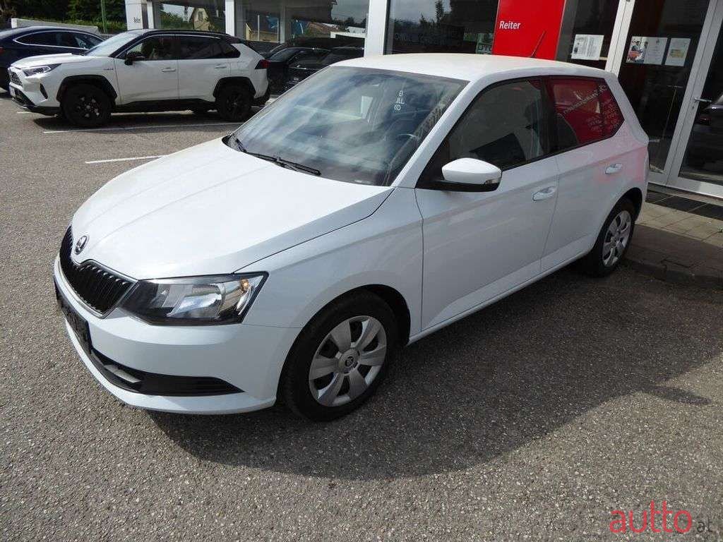 2017' Skoda Fabia photo #2