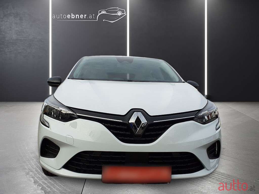 2023' Renault Clio photo #2
