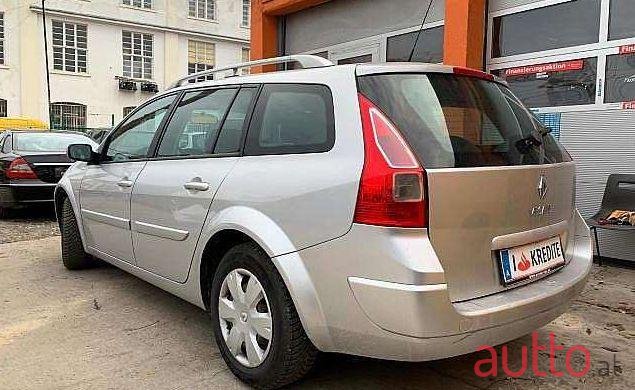 2008' Renault Megane photo #3