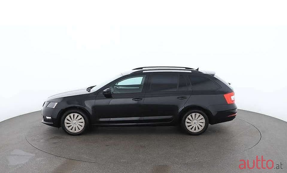2019' Skoda Octavia photo #5