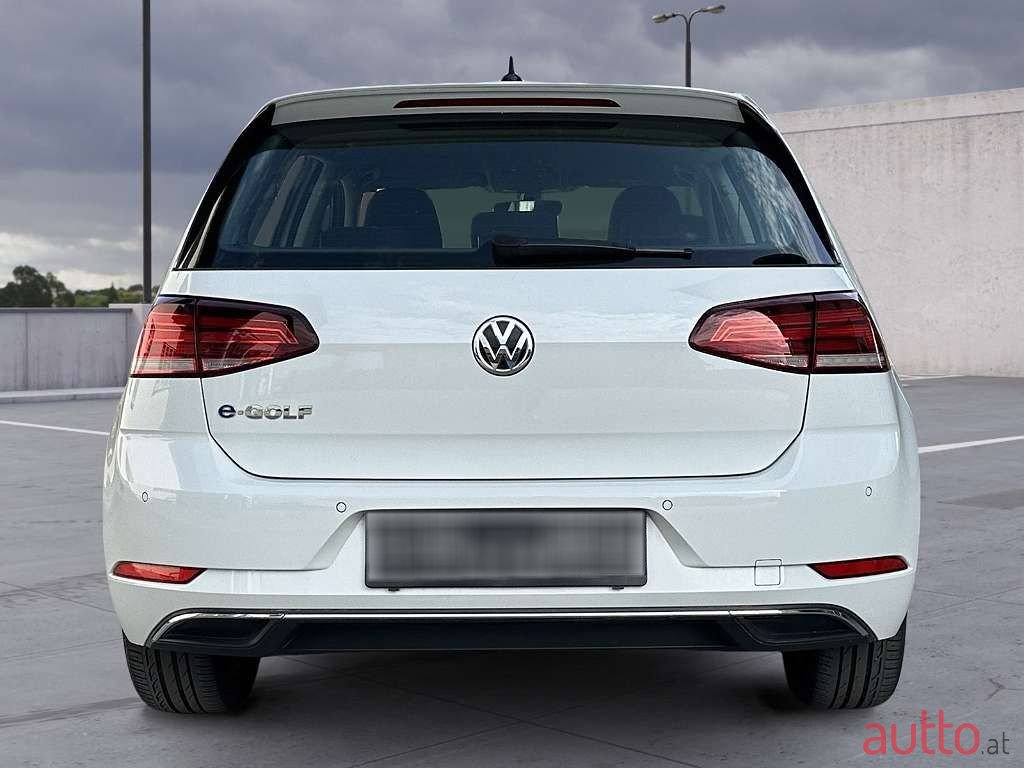 2019' Volkswagen Golf photo #3