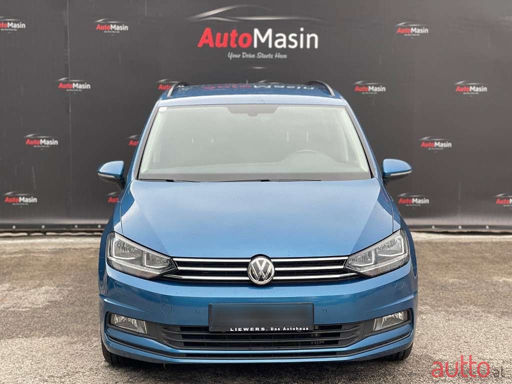 2017' Volkswagen Touran photo #3
