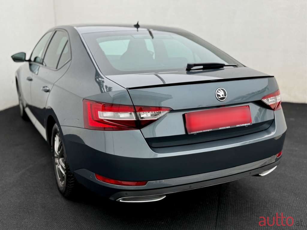 2018' Skoda Superb photo #4
