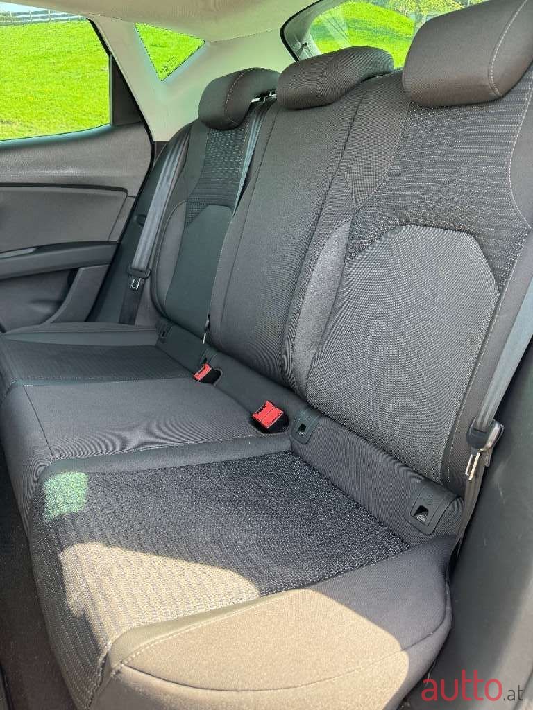 2019' SEAT Leon photo #5