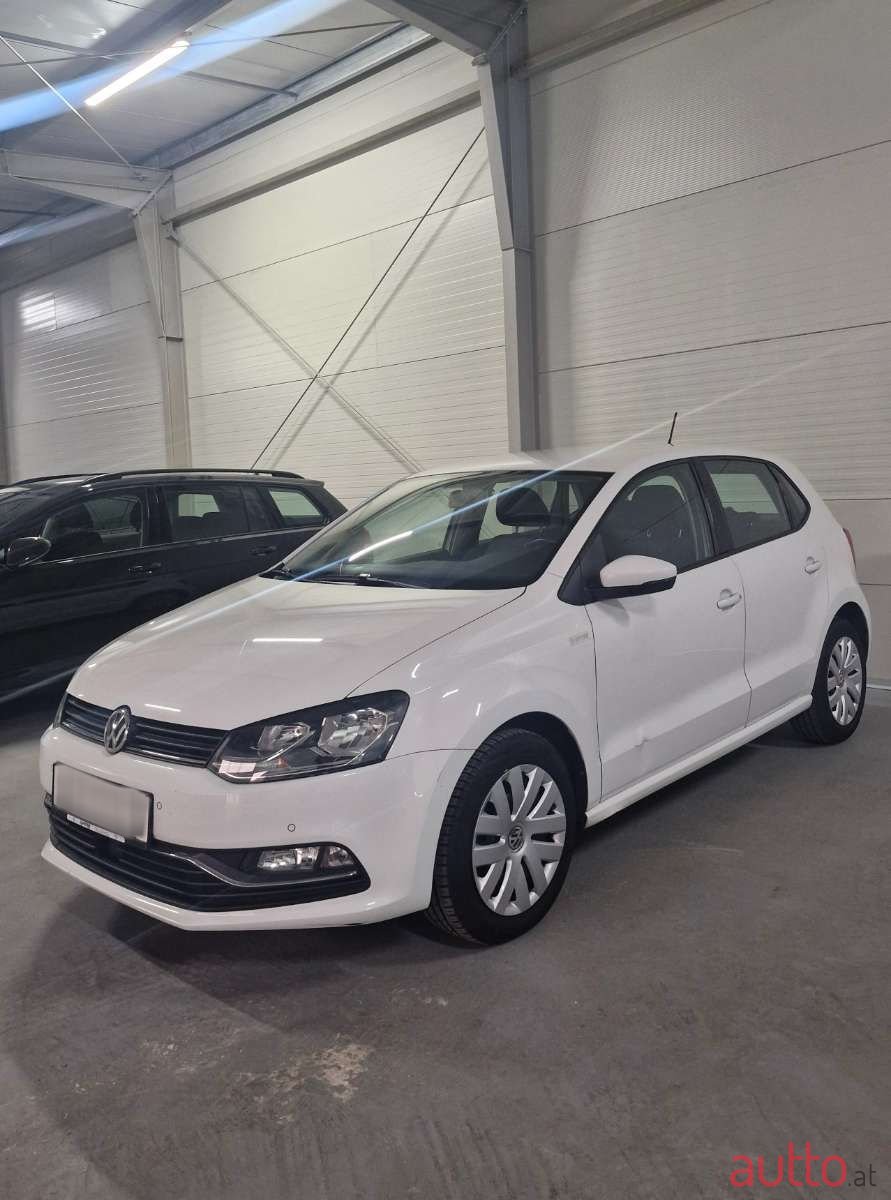 2014' Volkswagen Polo photo #5