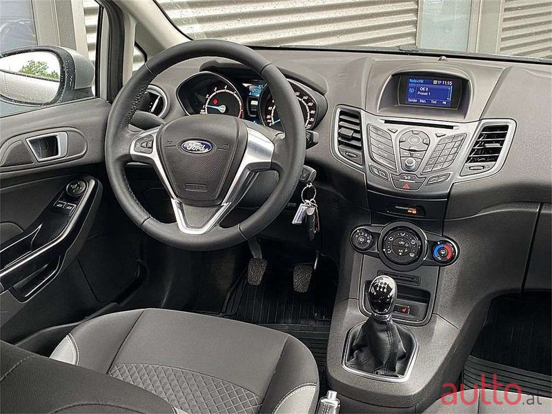 2015' Ford Fiesta photo #6