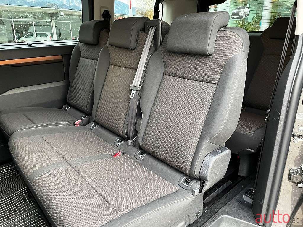 2022' Toyota Proace photo #3