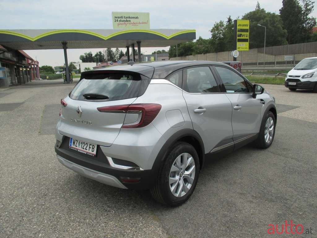 2022' Renault Captur photo #5