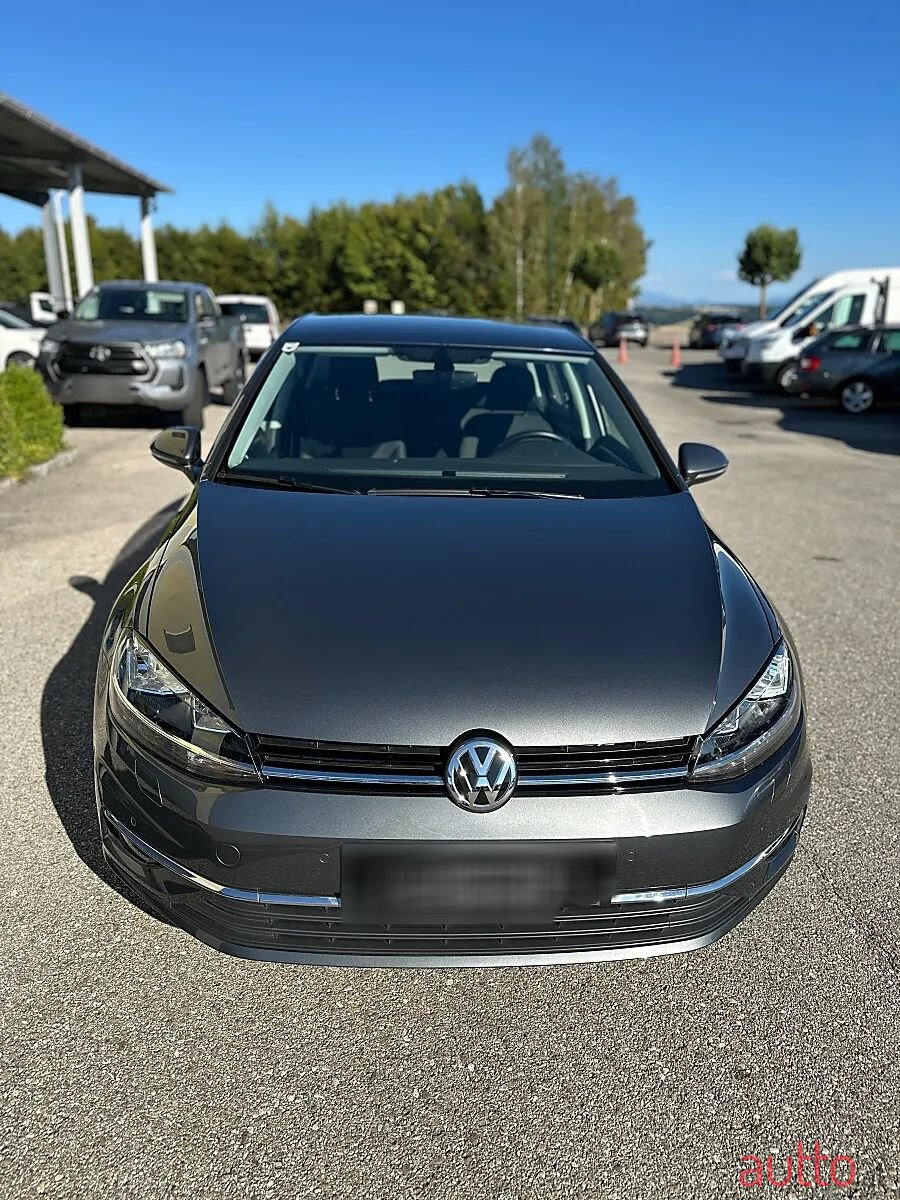 2018' Volkswagen Golf photo #2