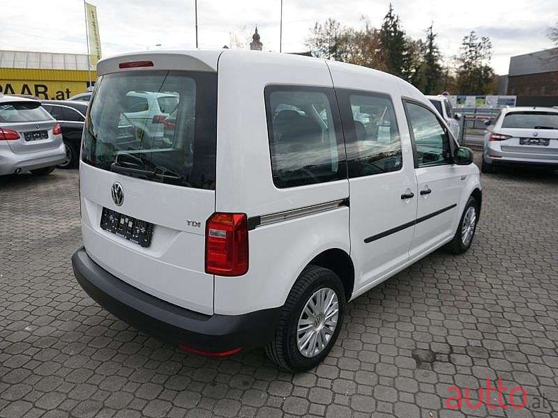 2017' Volkswagen Caddy photo #3
