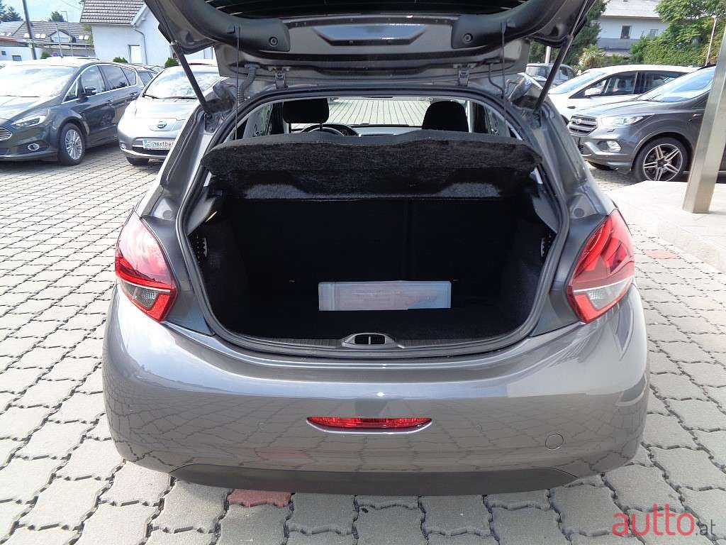 2018' Peugeot 208 photo #5