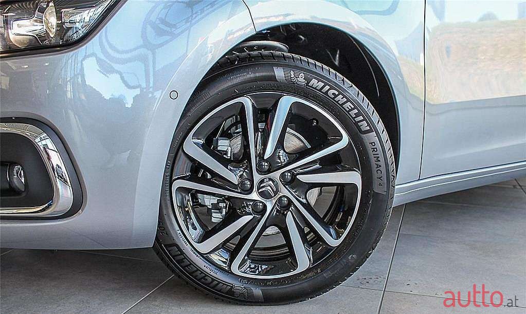 2022' Citroen Grand C4 Spacetourer photo #4