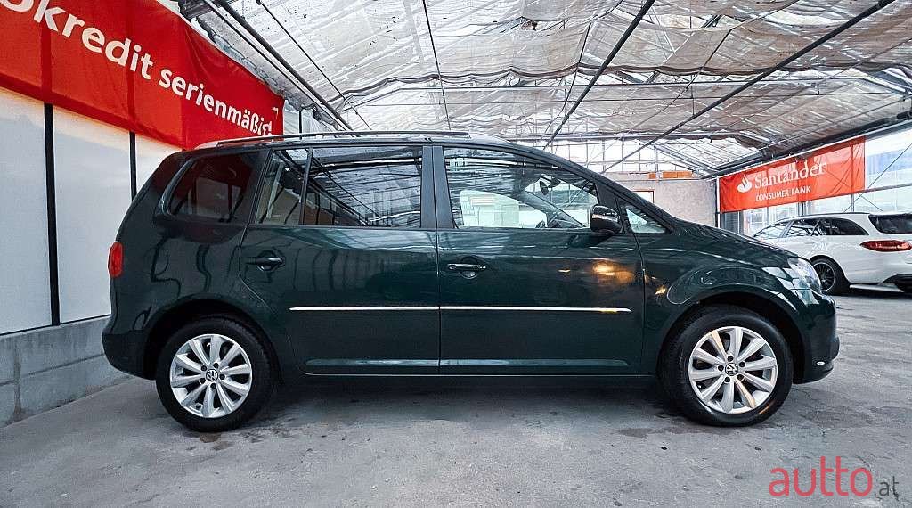 2012' Volkswagen Touran photo #5