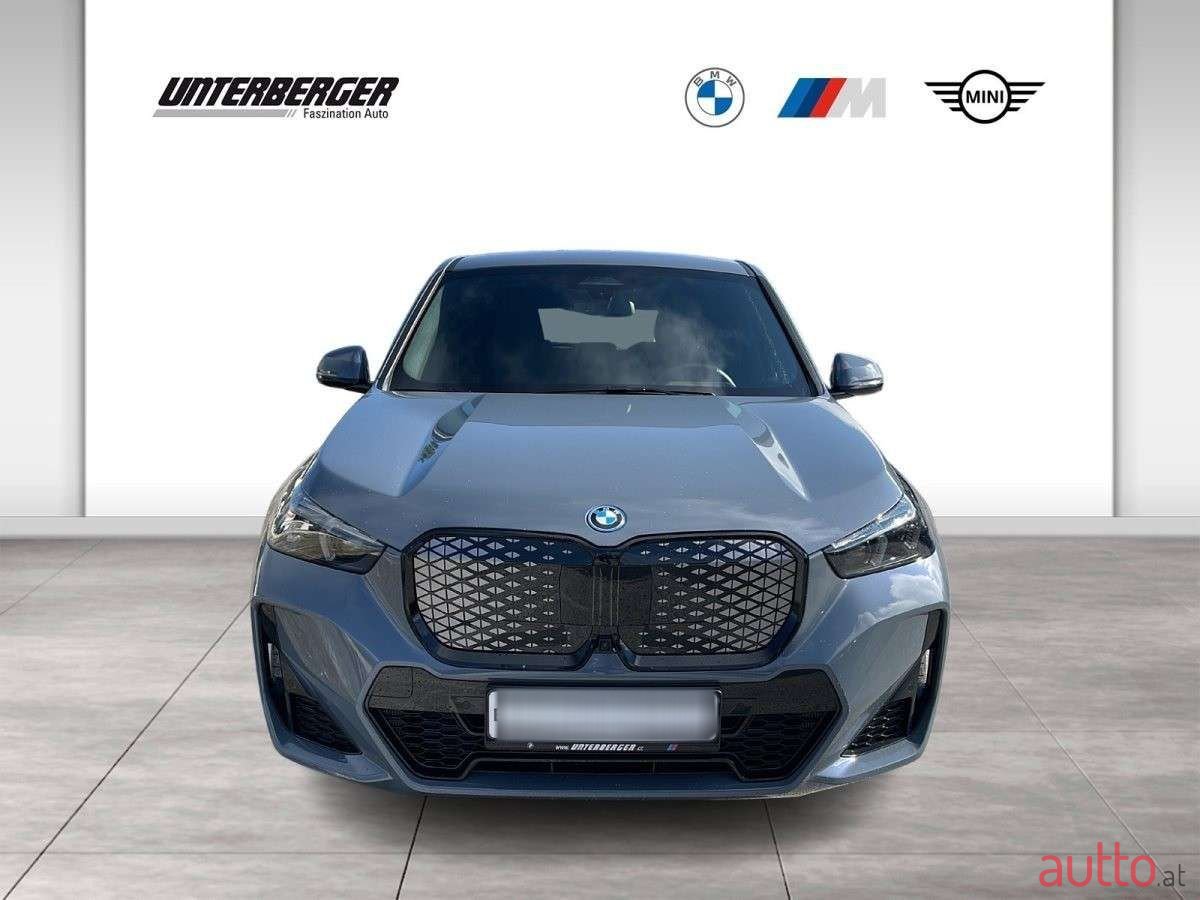 2024' BMW iX1 photo #2
