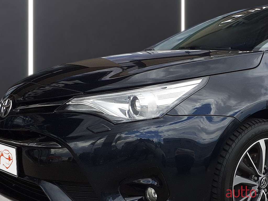 2016' Toyota Avensis photo #3