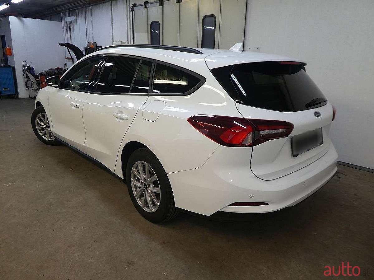 2022' Ford Focus photo #3