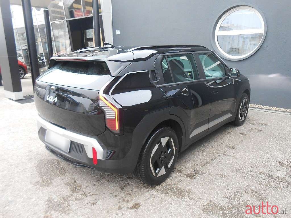 2024' Kia Ev3 photo #4