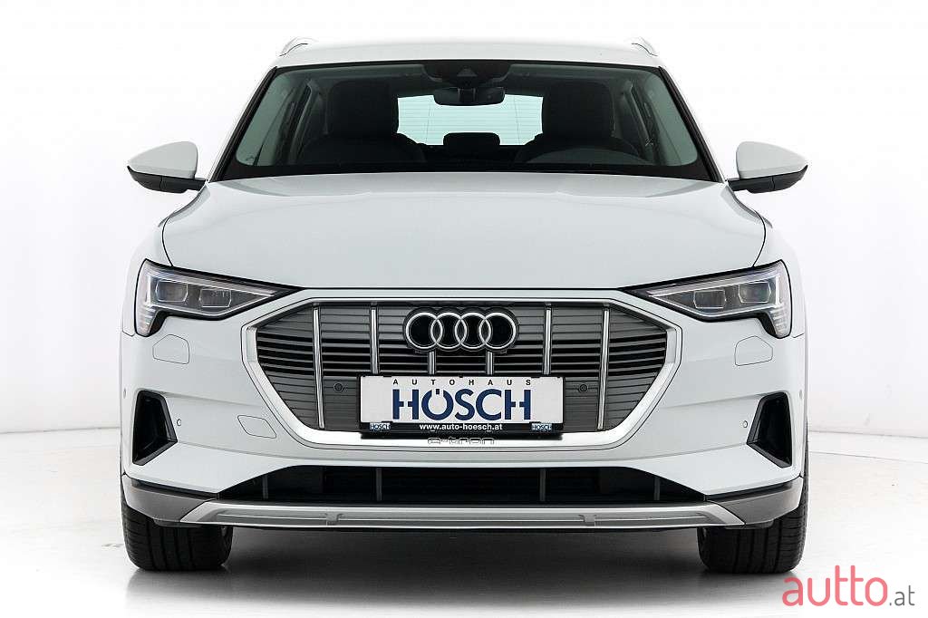 2020' Audi E-Tron photo #1
