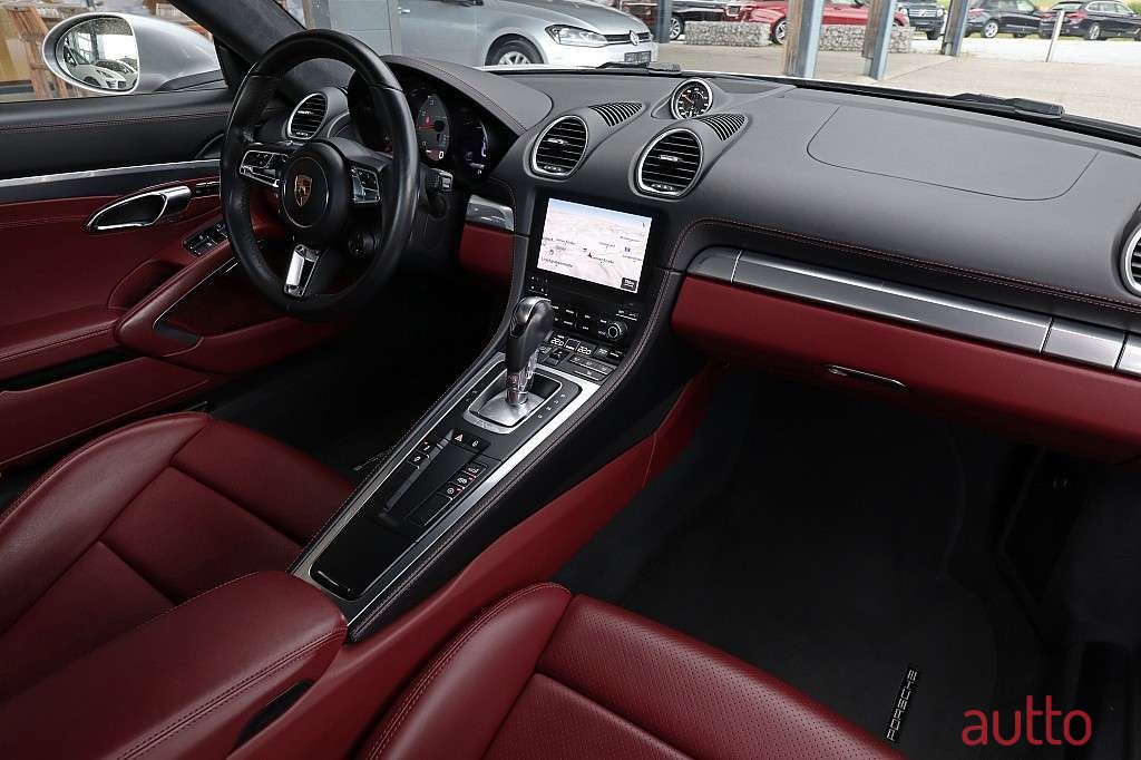 2016' Porsche Cayman photo #4