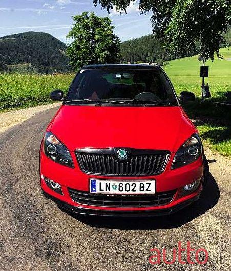 2012' Skoda Fabia photo #1