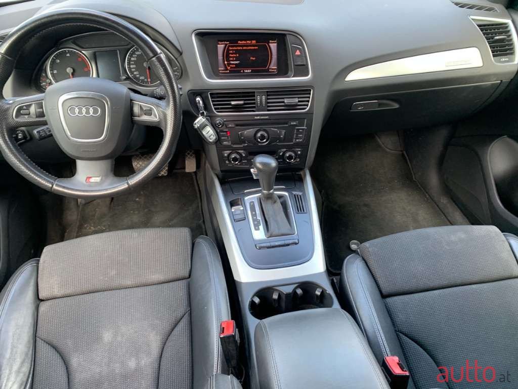 2010' Audi Q5 photo #6