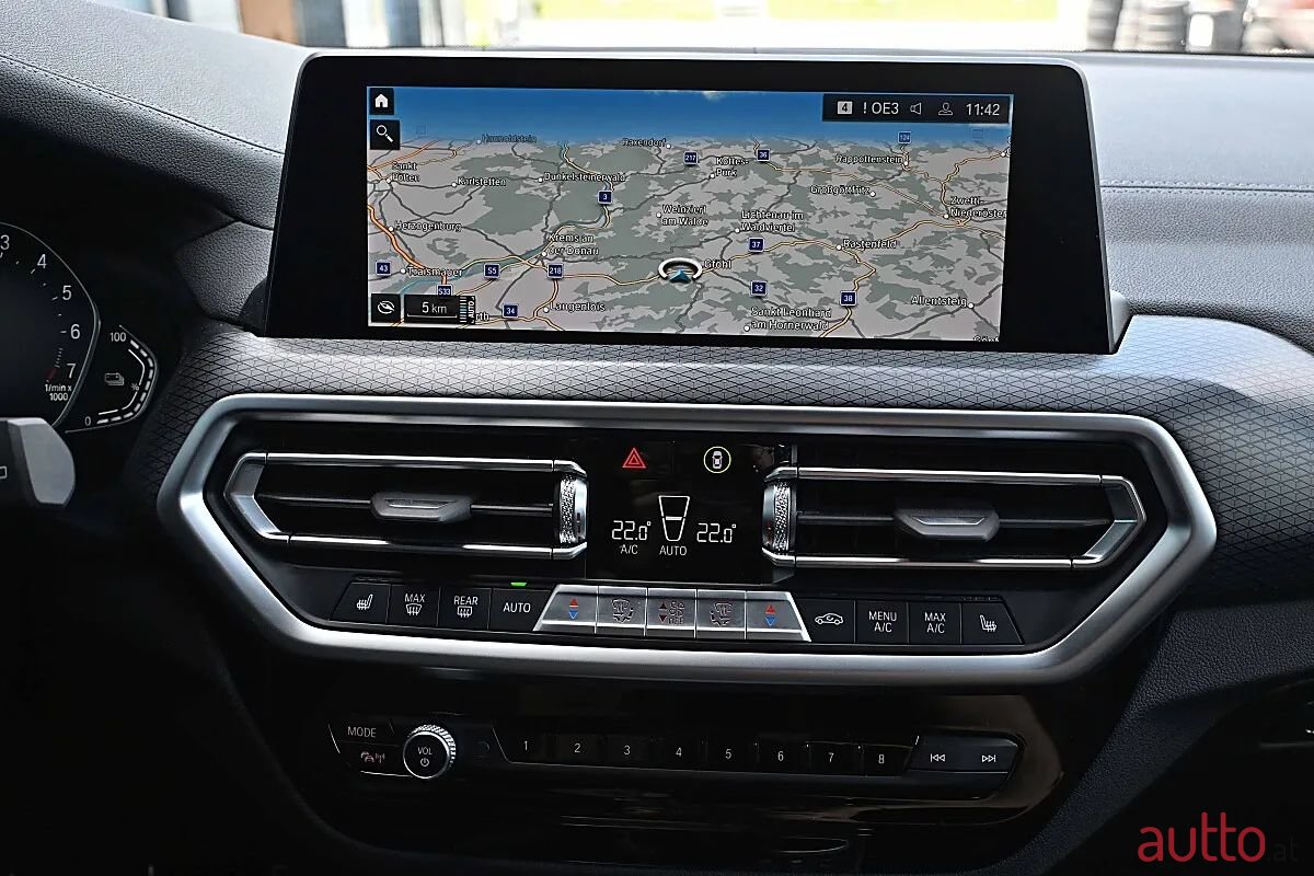 2022' BMW X3 photo #5