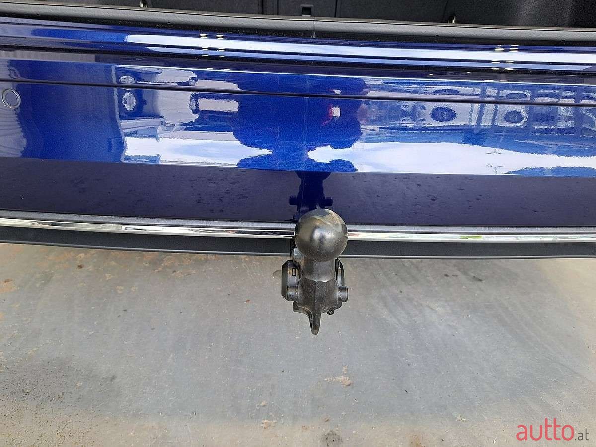 2024' Volkswagen Golf photo #6