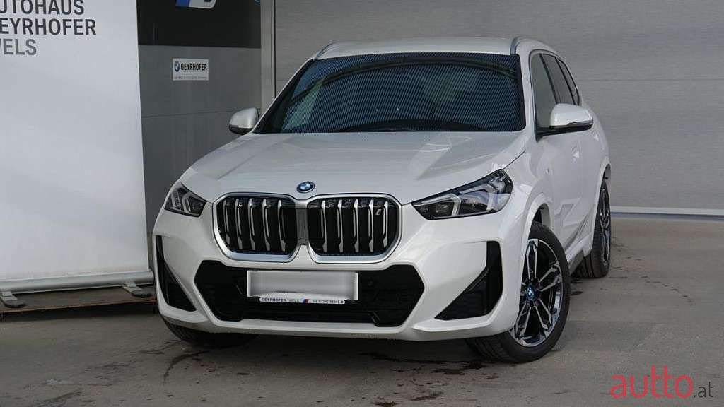 2024' BMW iX1 photo #2