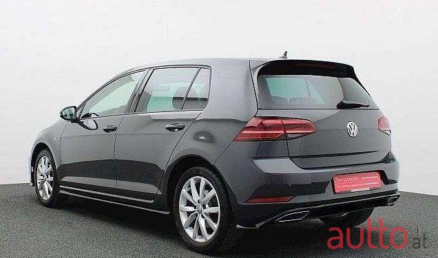 2019' Volkswagen Golf photo #1