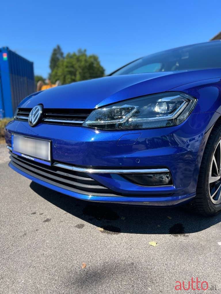 2019' Volkswagen Golf photo #1