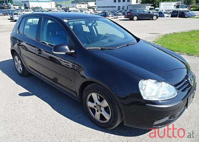 2005' Volkswagen Golf photo #4