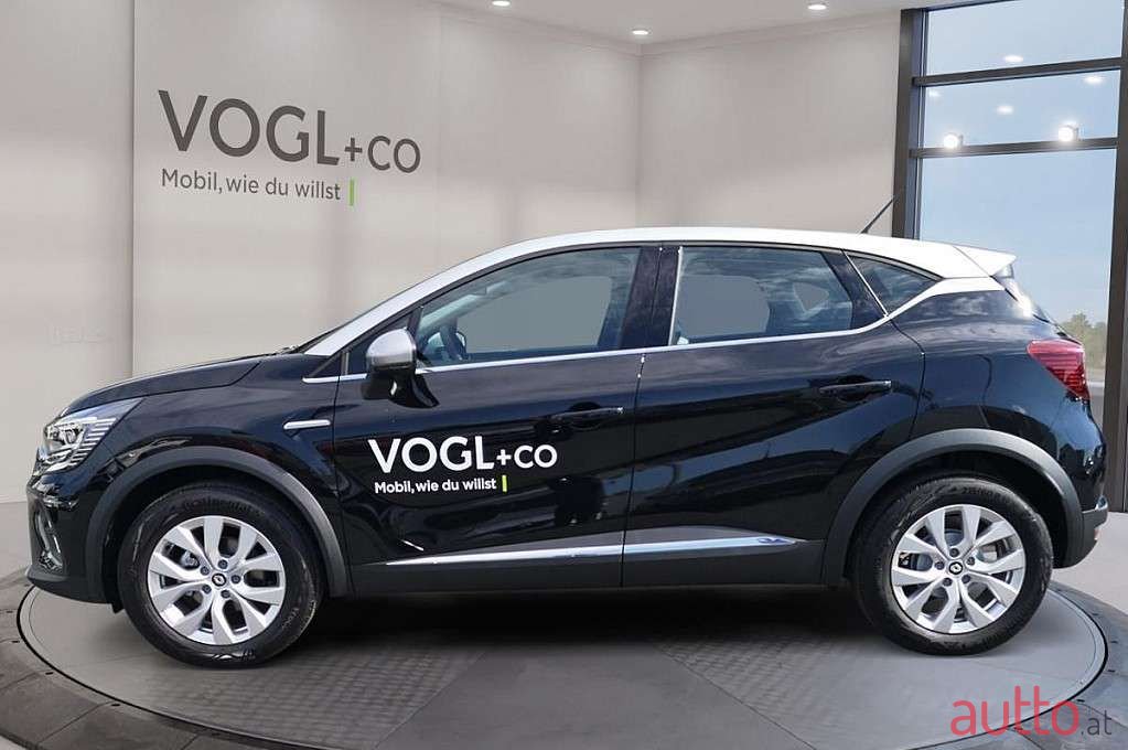 2022' Renault Captur photo #3