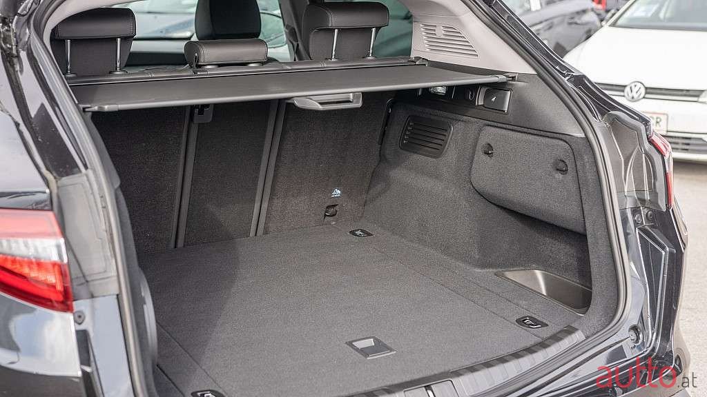 2021' Alfa Romeo Stelvio photo #6