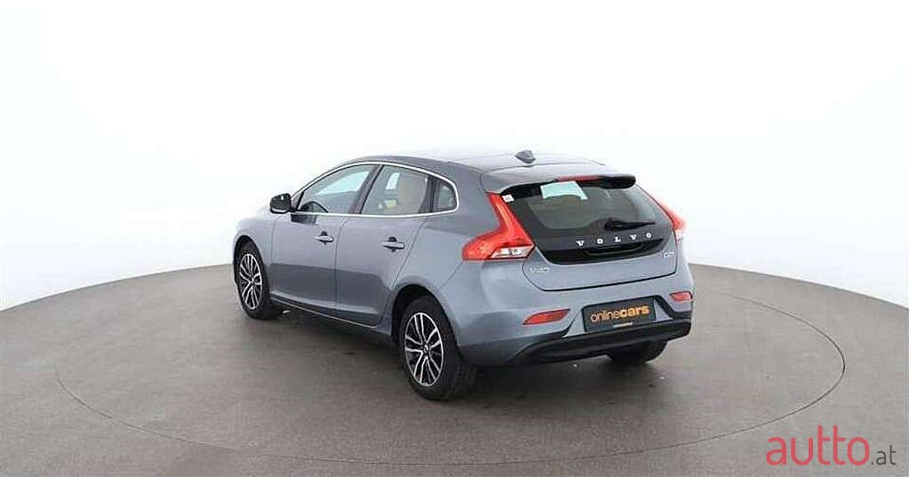 2018' Volvo V40 photo #3