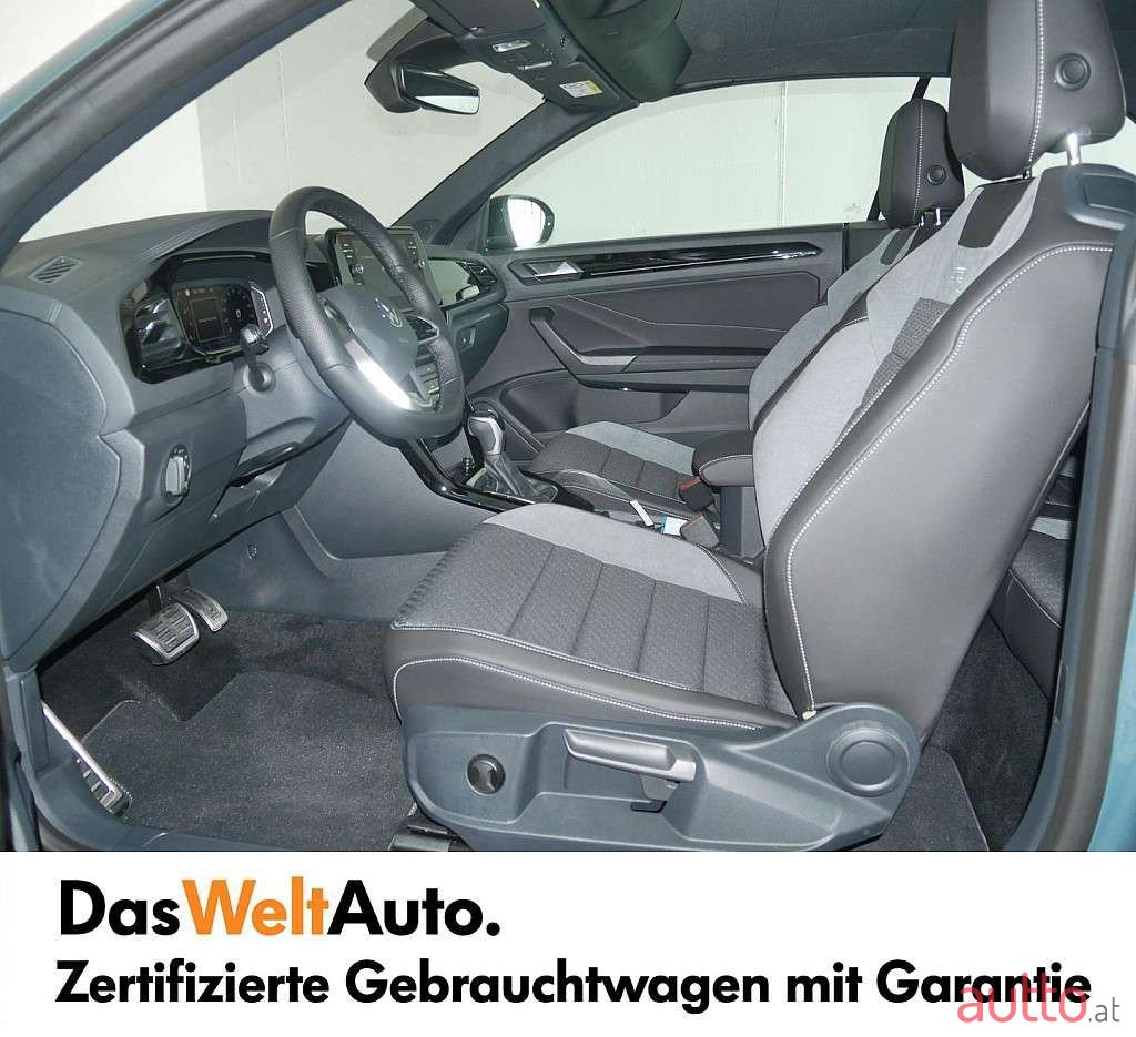 2023' Volkswagen T-Roc photo #6