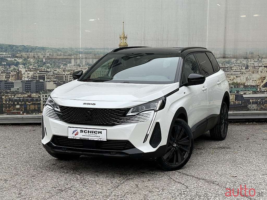 2022' Peugeot 5008 photo #1