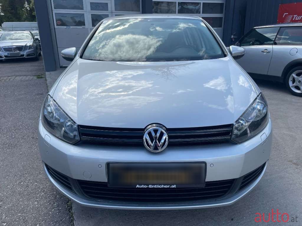 2010' Volkswagen Golf photo #4