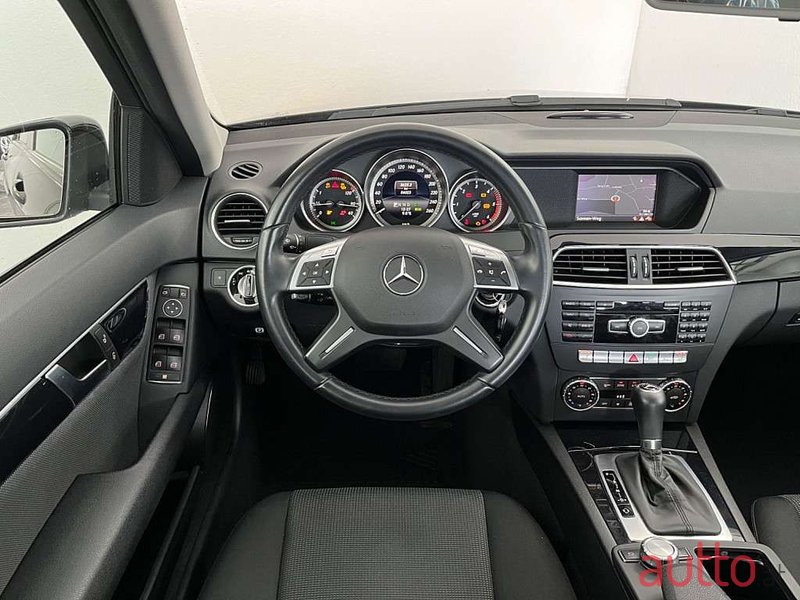 2014' Mercedes-Benz C-Klasse photo #2