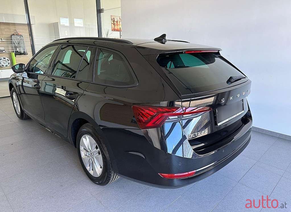 2023' Skoda Octavia photo #2