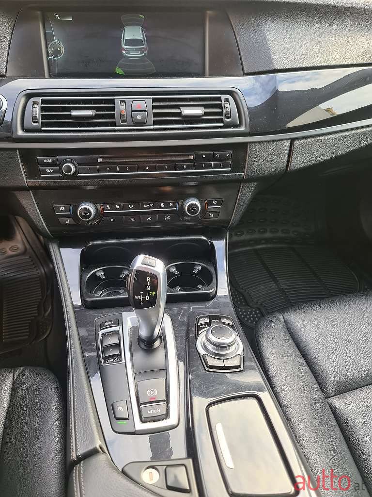 2013' BMW 5Er-Reihe photo #6