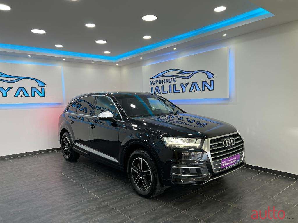 2018' Audi Q7 photo #5