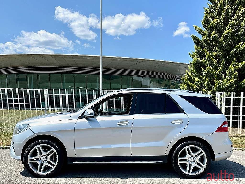 2012' Mercedes-Benz M-Klasse photo #6