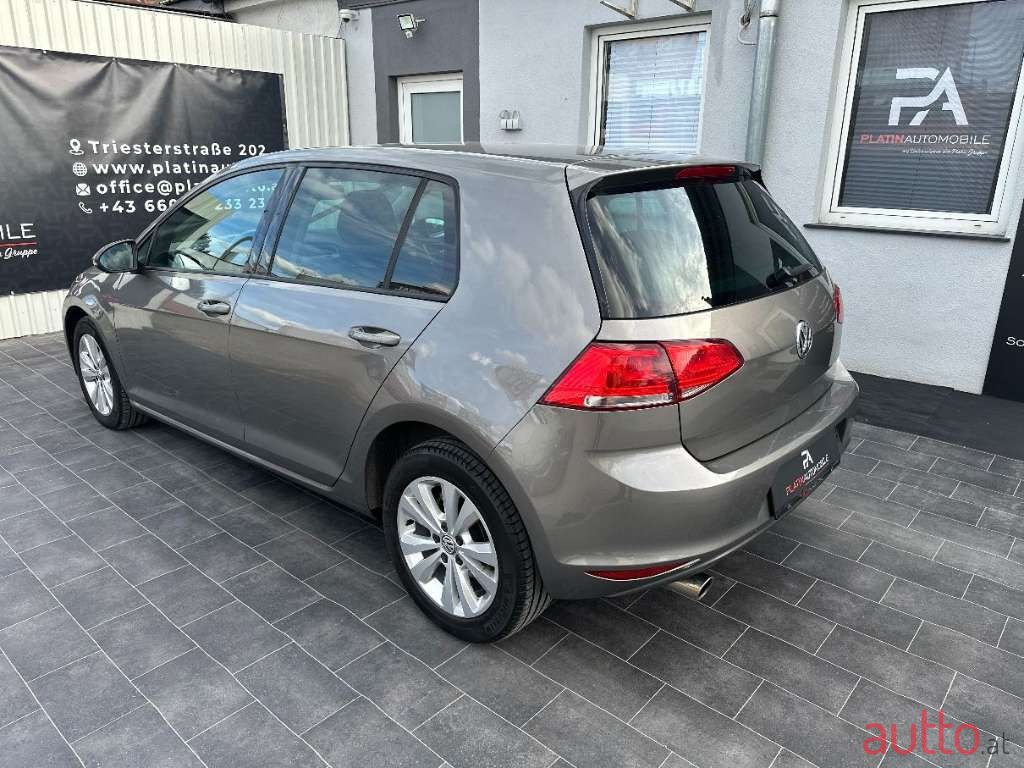 2015' Volkswagen Golf photo #4