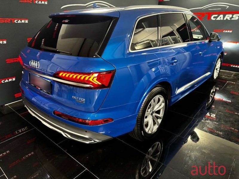 2020' Audi Q7 photo #5